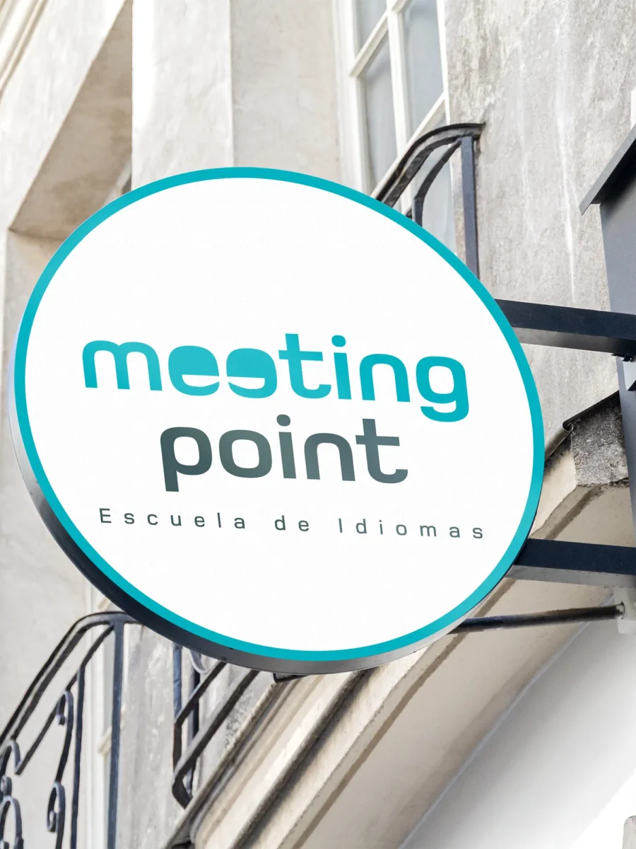 Diseño de paginas web, identidad visual, redes sociales, logotipo y comunicación para academia de clases de inglés en Roquetas (Almería)